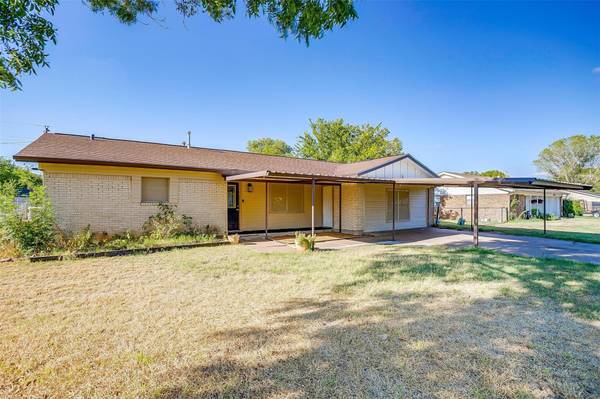 1904 SE 11th Street, Mineral Wells, TX 76067