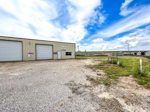 Munday, TX 76371,411 S Fir Avenue