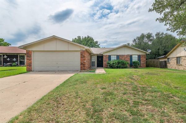 7752 Landmark Ridge Street, Fort Worth, TX 76133