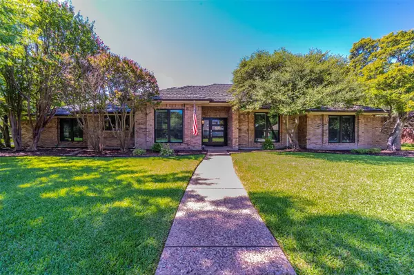 6701 Watermill Drive, Fort Worth, TX 76132