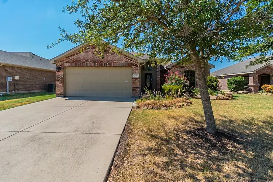 717 Meadowedge Lane, Denton, TX 76207