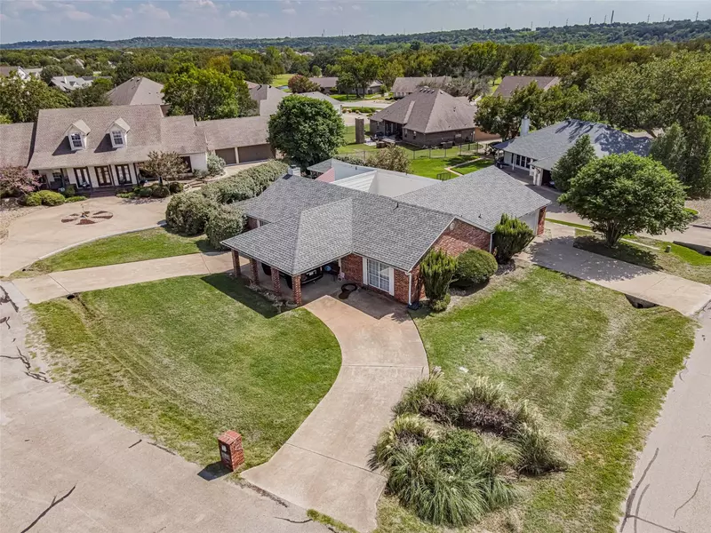 6301 Bellevue Court, Granbury, TX 76049