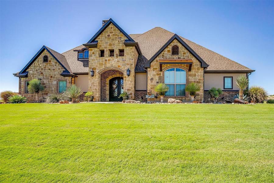 196 Top Flight Drive, Weatherford, TX 76087