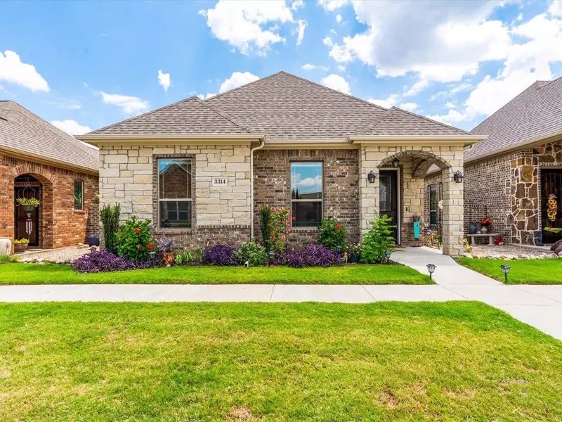 3314 Fountain Way, Granbury, TX 76049