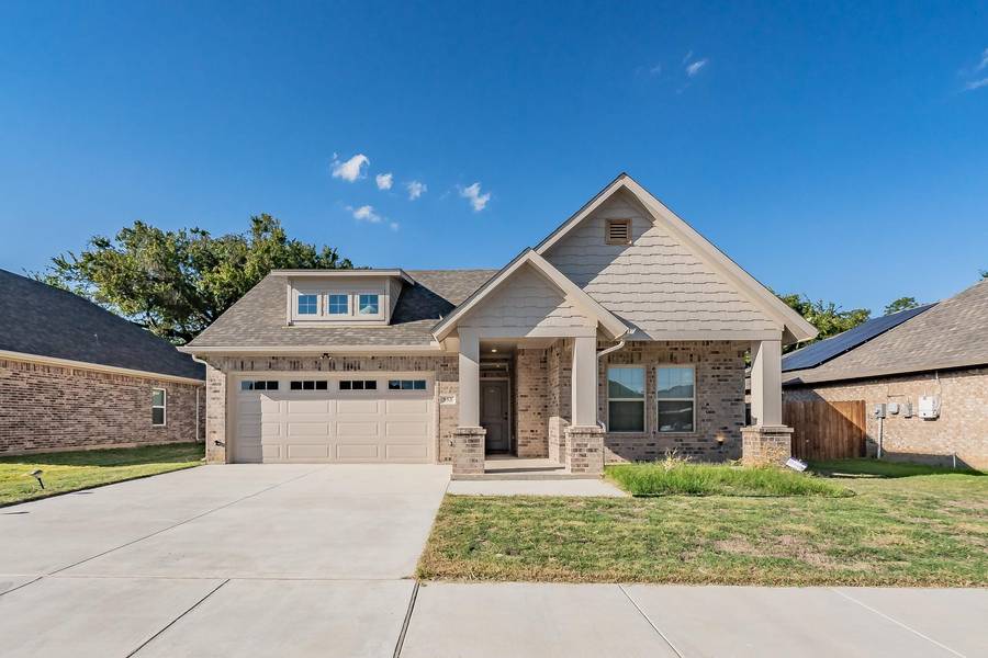 953 Sam Street, Springtown, TX 76082