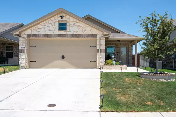 5724 Honey Creek Street, Fort Worth, TX 76179