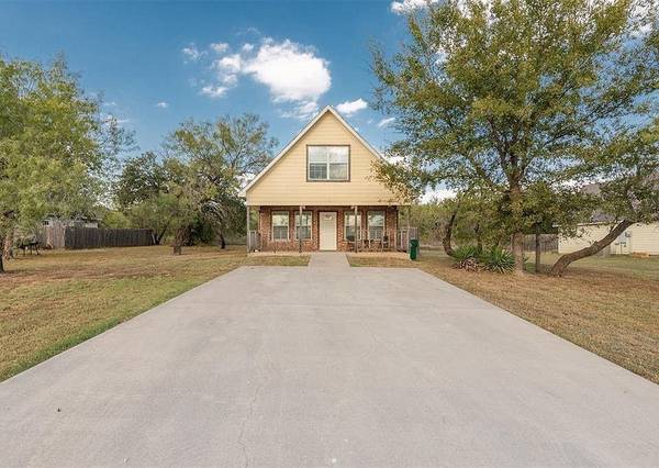 10918 Shady Oaks Drive, Runaway Bay, TX 76426