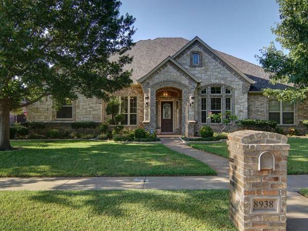 8938 Stratford Drive, North Richland Hills, TX 76182