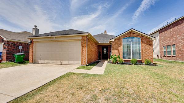 337 Creekside Way, Waxahachie, TX 75165