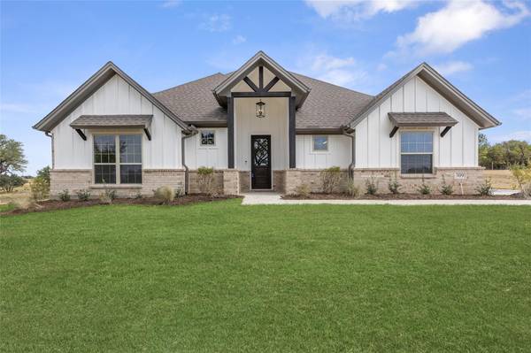 309 Falcon Court, Springtown, TX 76082