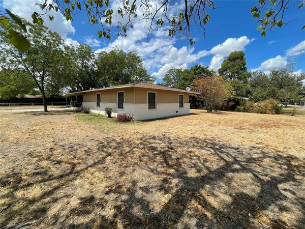 Coleman, TX 76834,117 Bell Street