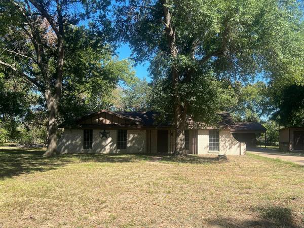 1911 County Road 2101, Kemp, TX 75143