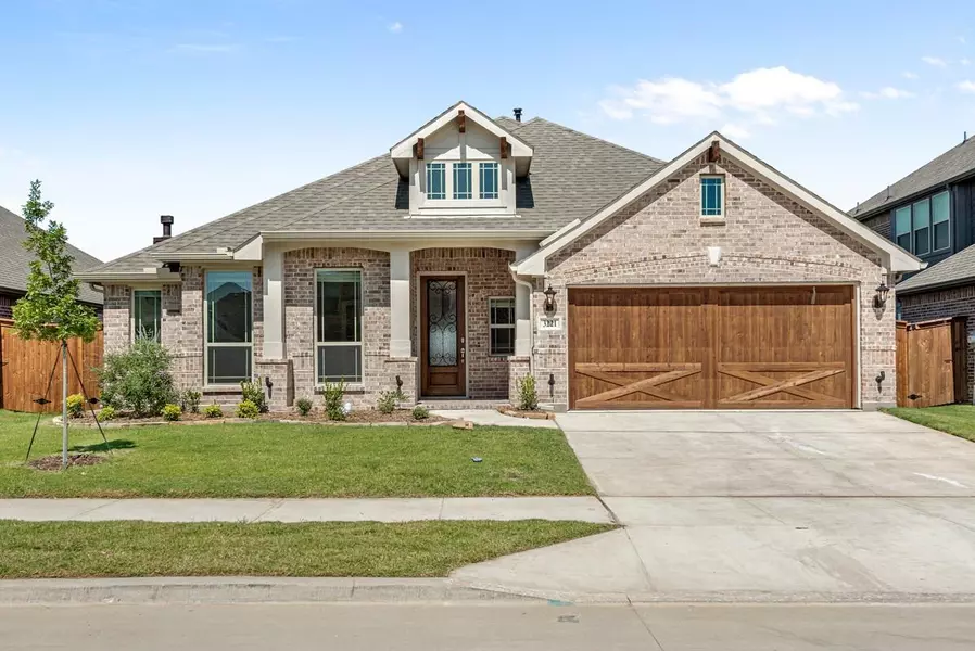 3221 Deep Crest Drive, Fort Worth, TX 76244