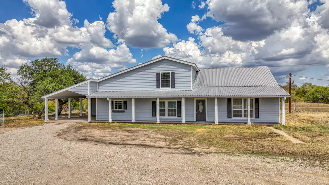 451 Woodhaven Drive, Springtown, TX 76082