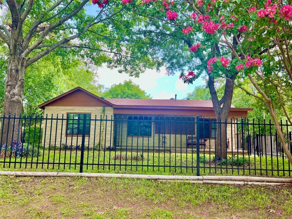 2908 Fincher Road, Haltom City, TX 76117