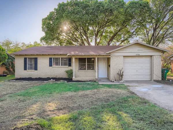 3705 Aurora Street, Haltom City, TX 76117