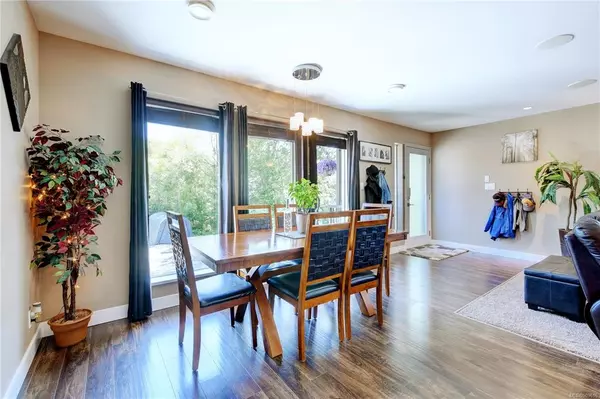 Langford, BC V9B 6H3,674 Goldie Ave