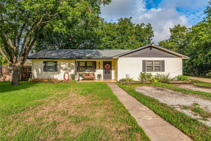 306 N Denison Street, Bells, TX 75414