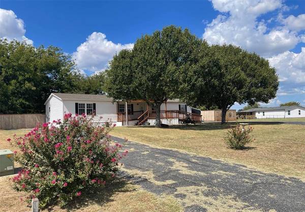 124 Fossil Creek Circle, Sherman, TX 75092