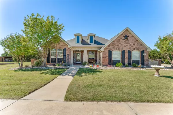 2200 Tree Top Court, Granbury, TX 76049