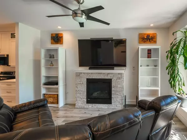 Parksville, BC V9P 0G5,736 Briarwood Dr