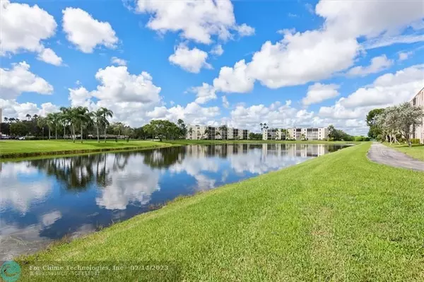 Delray Beach, FL 33446,7320 Amberly Lane  #208