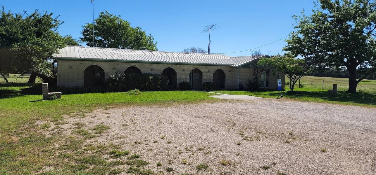 889 Huddleston Road, Sunset, TX 76270