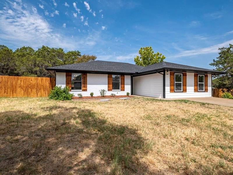 2404 Woodhaven Drive, Granbury, TX 76048