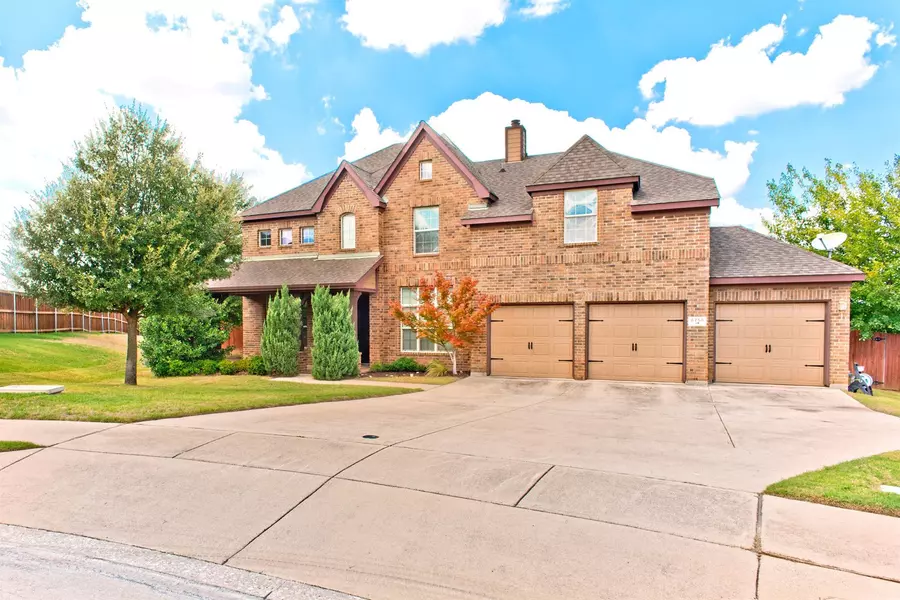 6156 Lamb Creek Drive, Fort Worth, TX 76179