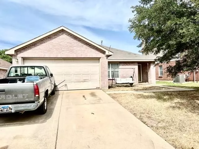 4604 Cool Ridge Court, Fort Worth, TX 76133