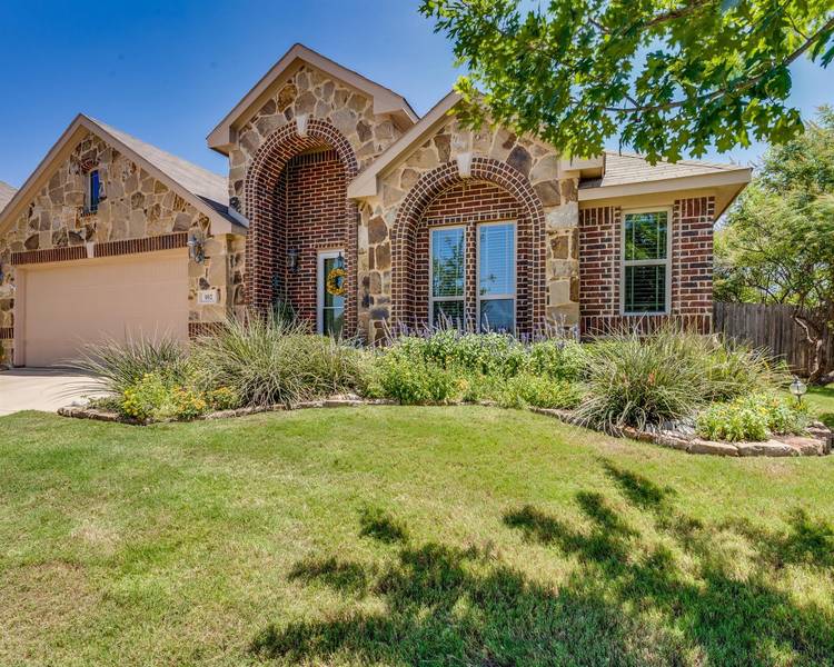 102 Briarstone Drive, Alvarado, TX 76009