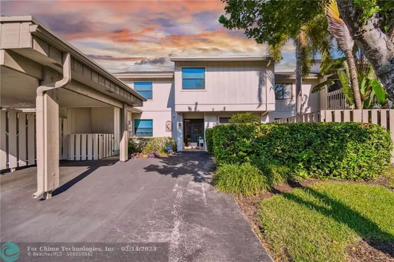 328 Deer Creek Wildwood Ln East, Deerfield Beach, FL 33442