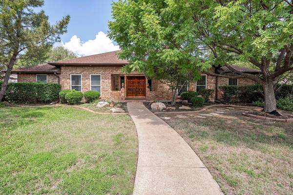 110 Sandy Hook, Highland Village, TX 75077