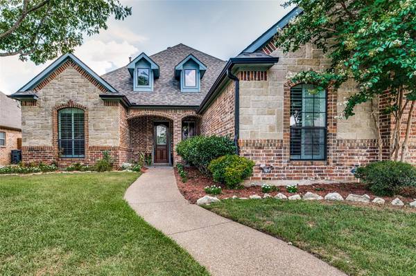 8228 Forest Glenn, North Richland Hills, TX 76182