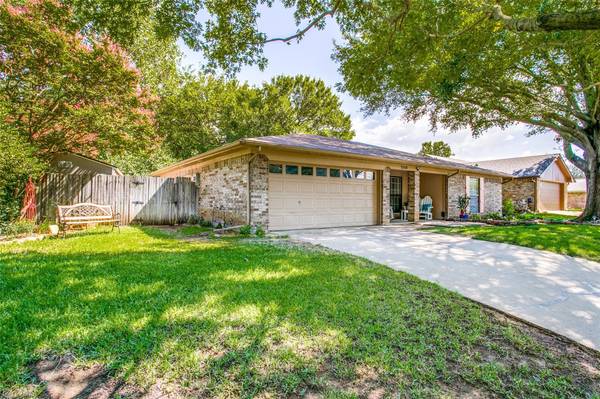 1848 Cimarron Trail, Grapevine, TX 76051