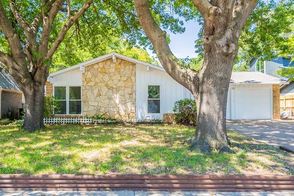 2605 Edinburgh Street, Irving, TX 75062