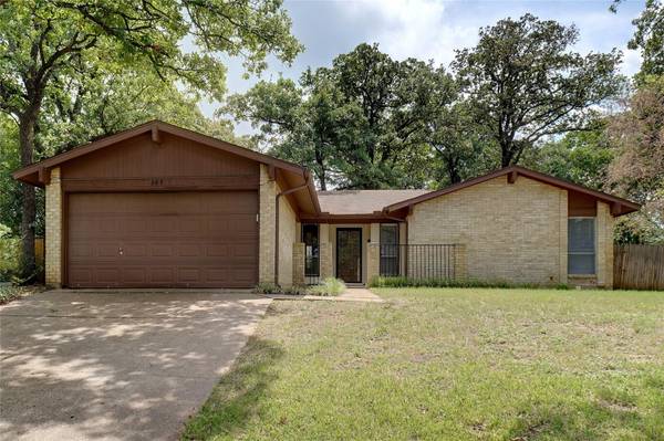 307 Lone Oak Circle, Euless, TX 76039