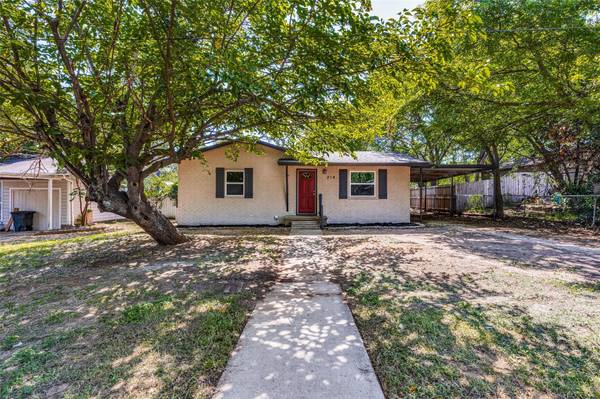 214 4th Street, Joshua, TX 76058