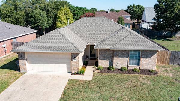 313 W Glen Meadow Drive, Glenn Heights, TX 75154