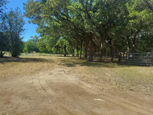 168 County Road 2236,  Greenville,  TX 75402