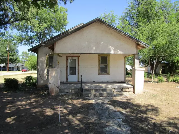 510 N Stratton Street, Seymour, TX 76380