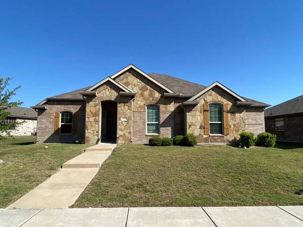 1945 Rainwater Way, Lancaster, TX 75146