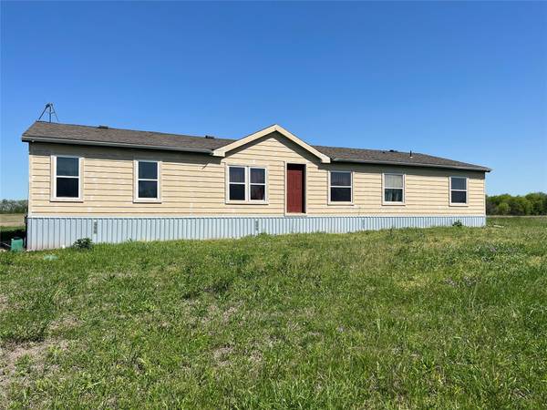 1115 County Rd 4045, Ector, TX 75439