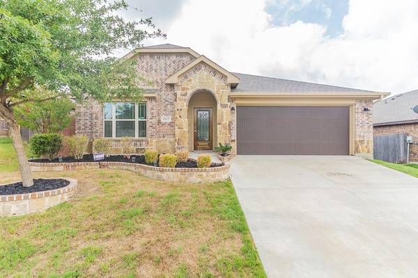 805 Richwood Drive, Fort Worth, TX 76036