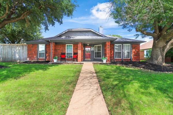 1641 Autumn Breeze Lane, Lewisville, TX 75077