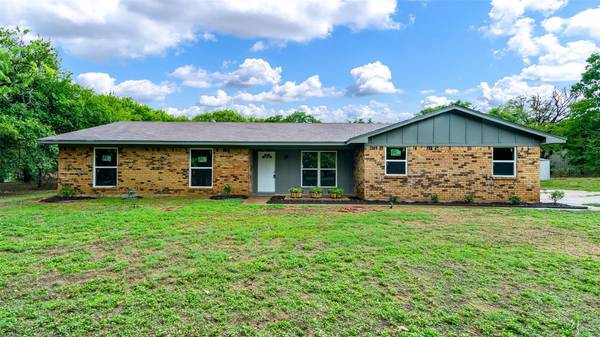 105 Sherry Lane,  Burleson,  TX 76028