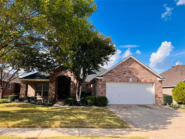 329 Fort Edward Drive, Arlington, TX 76002