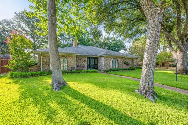 805 Ambassador Lane, Corsicana, TX 75110