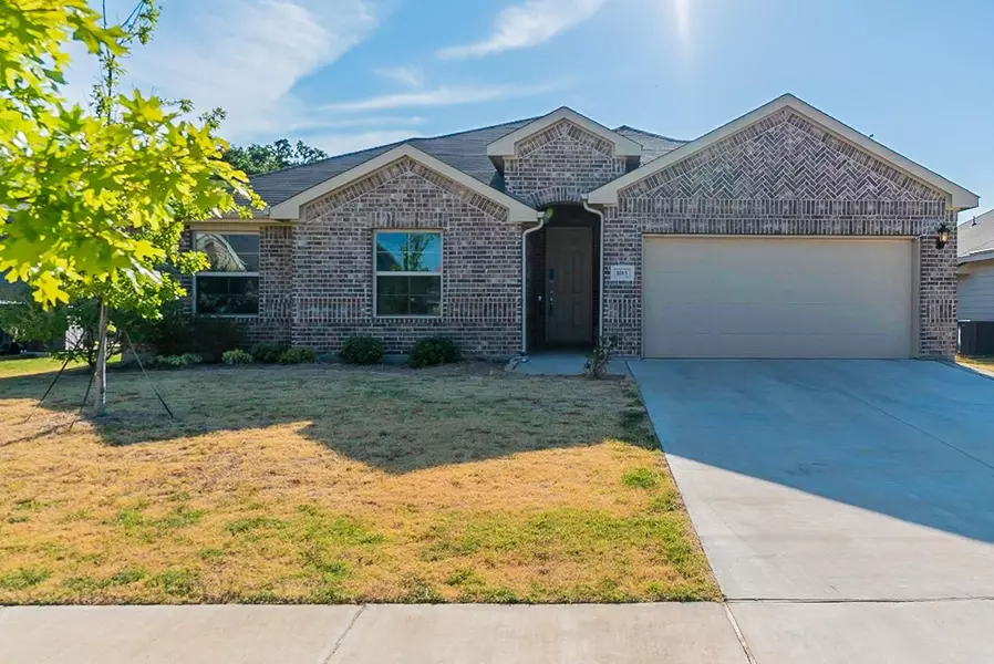 1013 Larch Lane, Denton, TX 76209