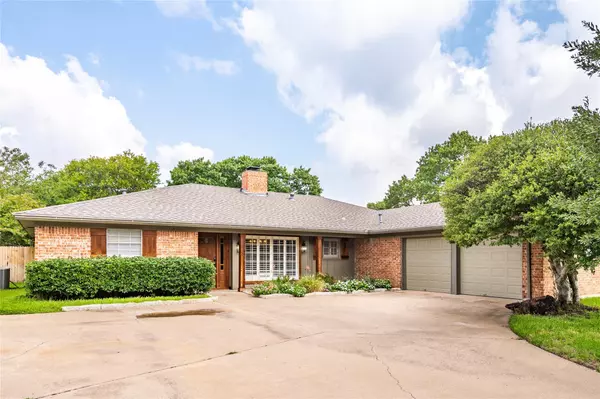 Fort Worth, TX 76179,8921 Crosswind Drive